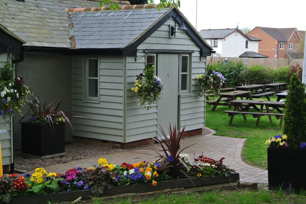 The Crown Pub, Dining & Rooms Henlow Exterior photo