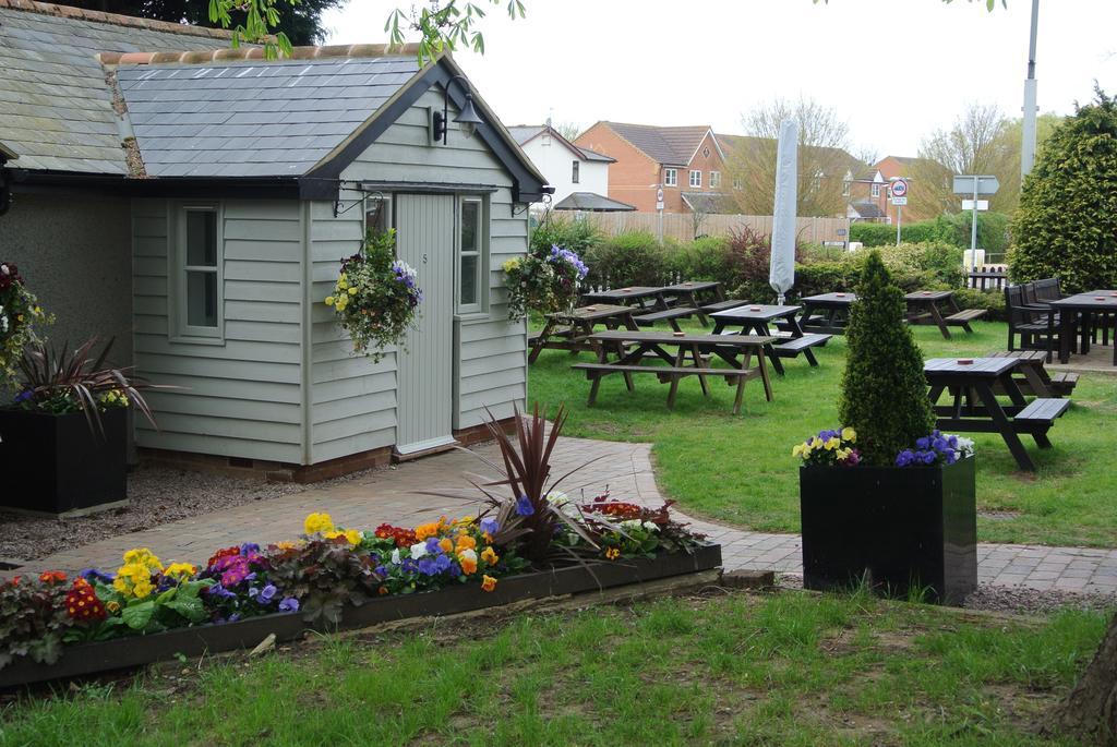 The Crown Pub, Dining & Rooms Henlow Exterior photo